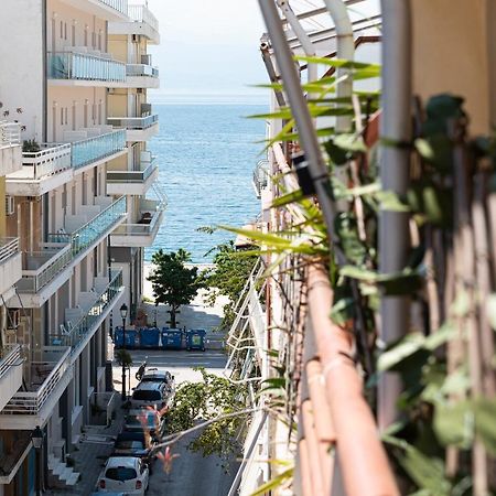 Loutraki Apartment Greek Open House Extérieur photo